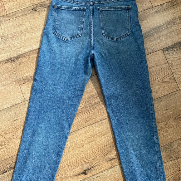 Madewell Classic Straight Leg Jean in Medium Wash - Picture 4 of 6
